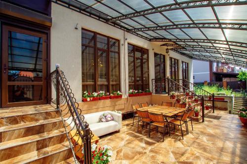 Hostal Guest House On Kabardinskoy 1
