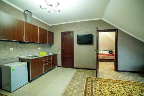 Paradeison Hotel