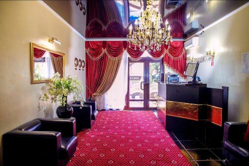 Paradeison Hotel