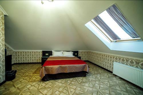 Paradeison Hotel