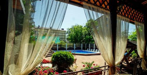 Paradeison Hotel