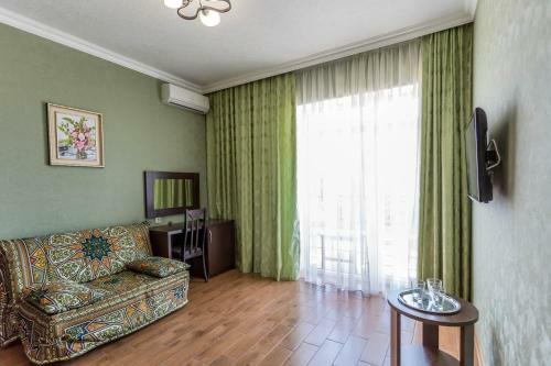 Hostal Buta Guest House