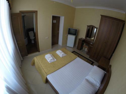 Hostal Neolit Guest House