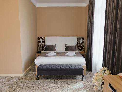 Dona Hotel