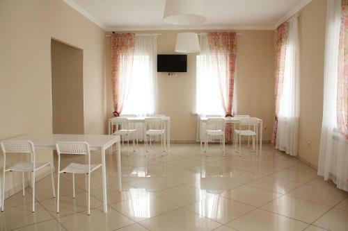 Hostal Avgust Guest House