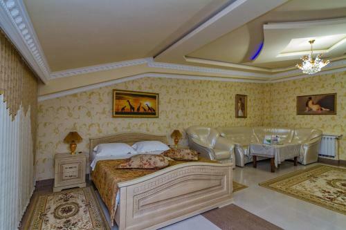 Grand Hotel