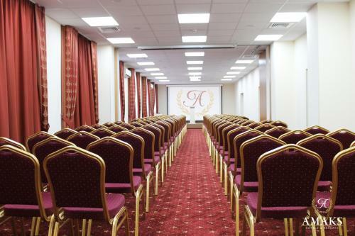 Amaks Central Hotel