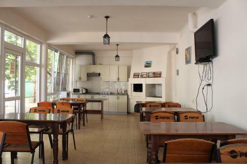 Hostal Vinograd Guest House