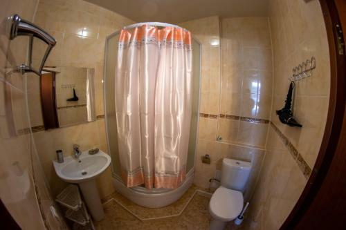 Hostal Guest House Alpina