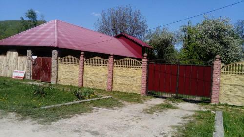 Hostal Above The River Guest House