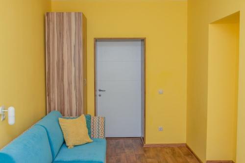 Hostel Svoi Ludi