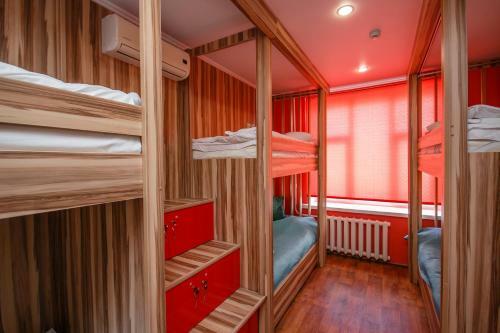 Hostel Svoi Ludi