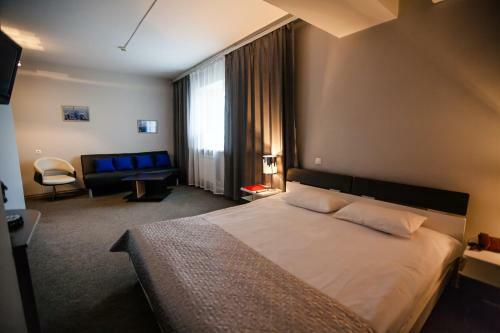 Guru Hotel