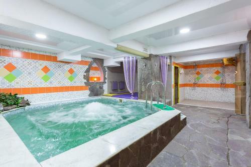 7 Kholmov Hotel