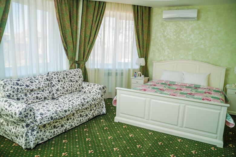 Royal Castle Hotel