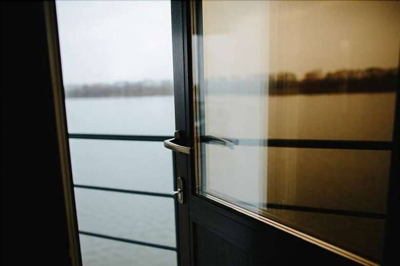 Hotel Landing Stage Master
