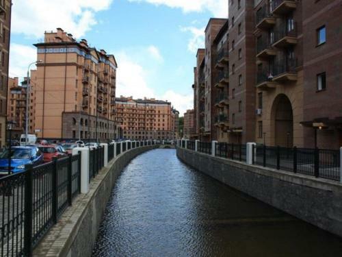 Woman's Secret Apartments