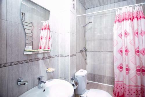 Hostal Katrin Guest House