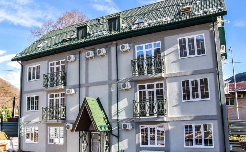 Apartments On Ges-19