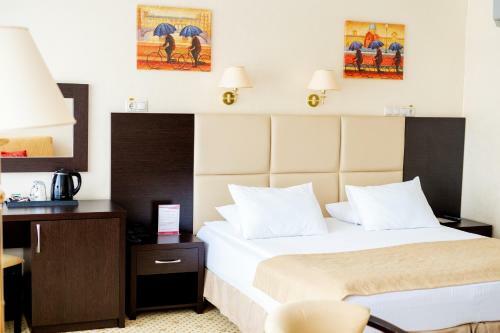 Amaks City Hotel