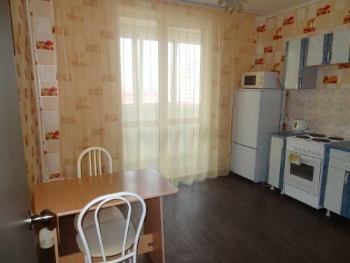 Apartment On Alekseeva 103