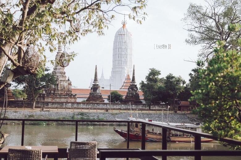 Hotel Iudia On The River