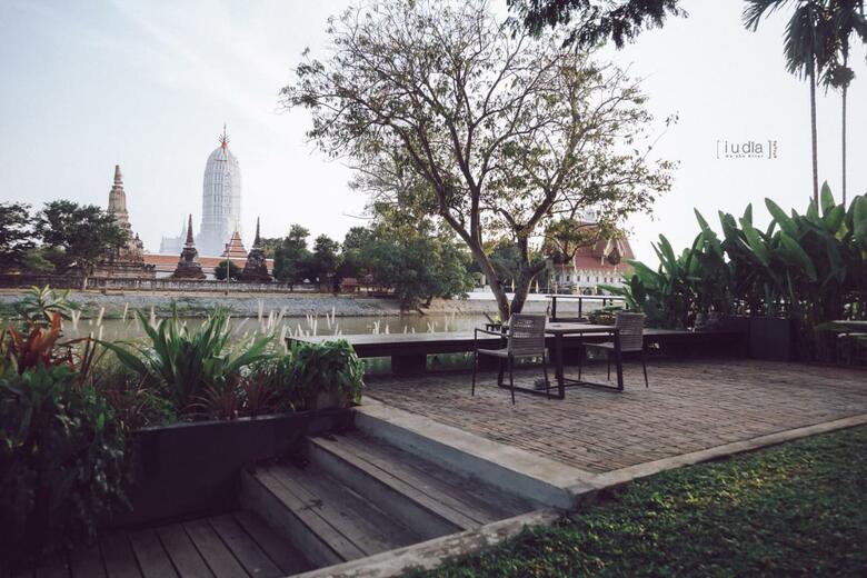 Hotel Iudia On The River