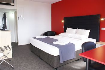 Hotel Poinciana Inn