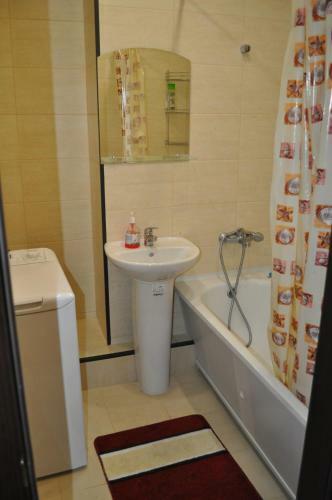 Apartment On Lva Tolstogo 14g