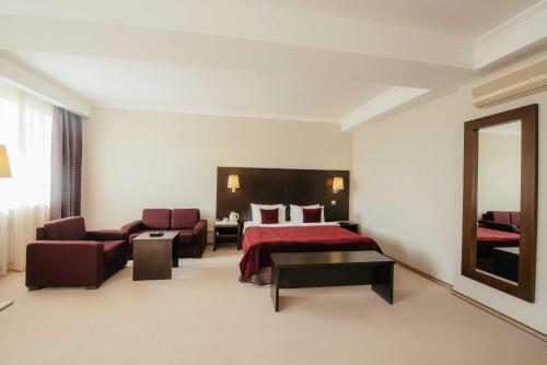 Avrora Business Hotel And Spa