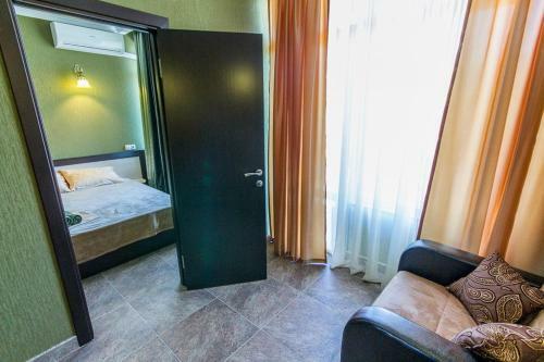 Hostal ????????? ??????