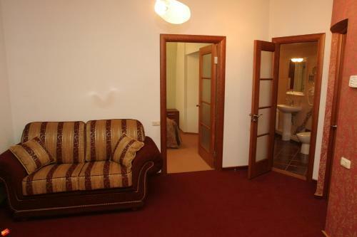Avrora Hotel