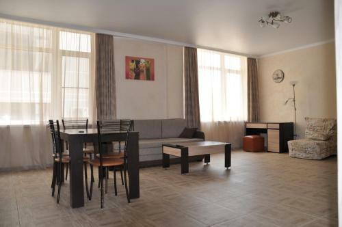 Apartment On Vstrechnaya 21