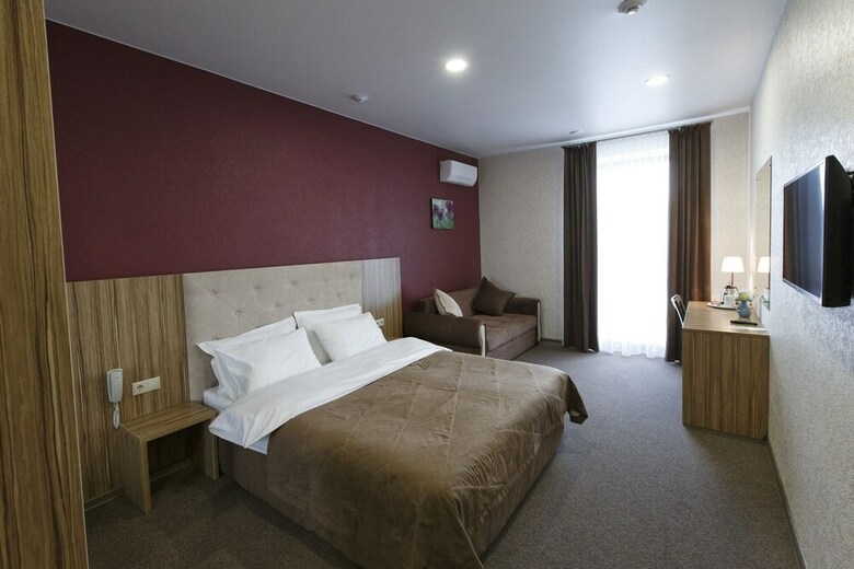 Sky Lux Hotel