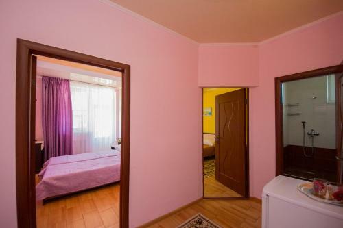 Hostal Penaty Guest House
