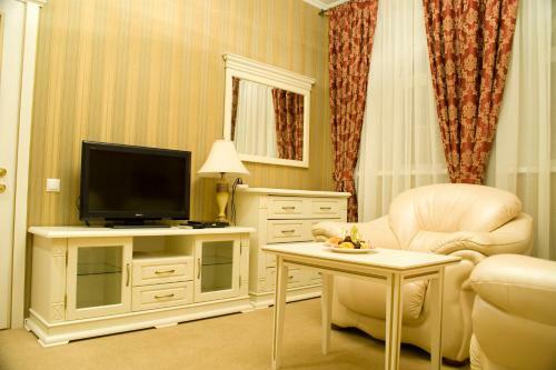 Dynastya Hotel