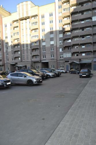 North Star Apartments 8200
