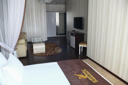 Royal Hotel