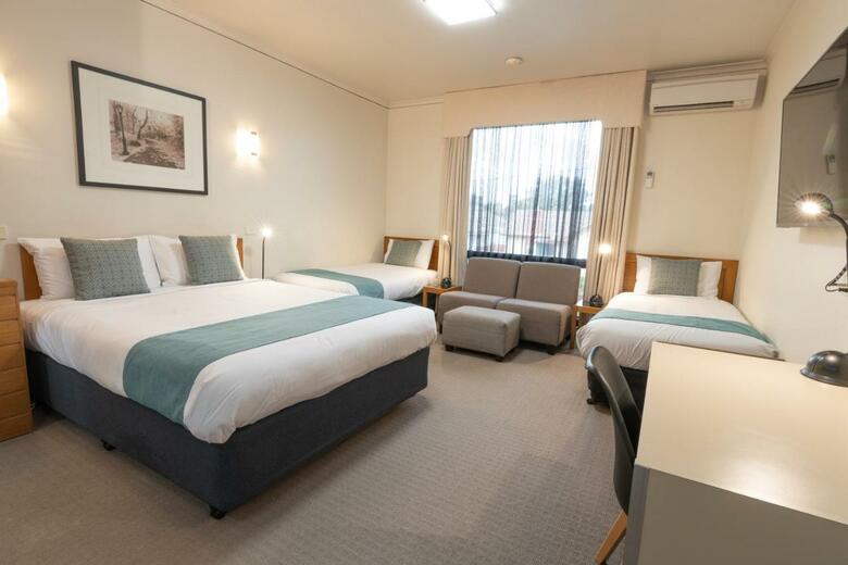Hotel Sovereign Park Motor Inn