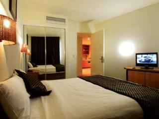 Golden Pebble Hotel