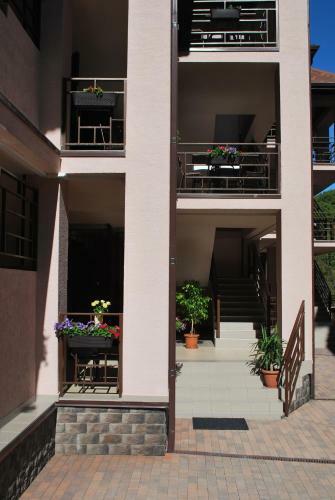 Hostal Guest House Brauni
