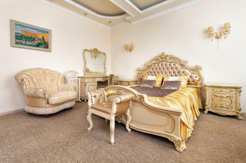 Versailles Hotel