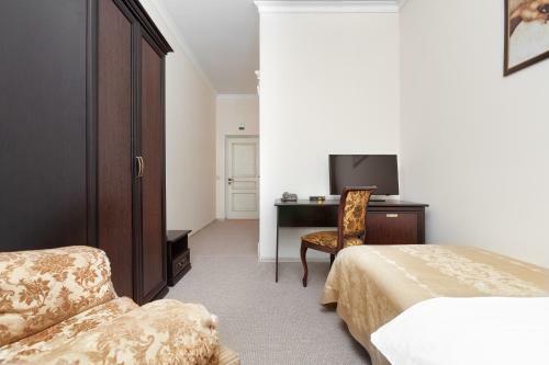 Versailles Hotel