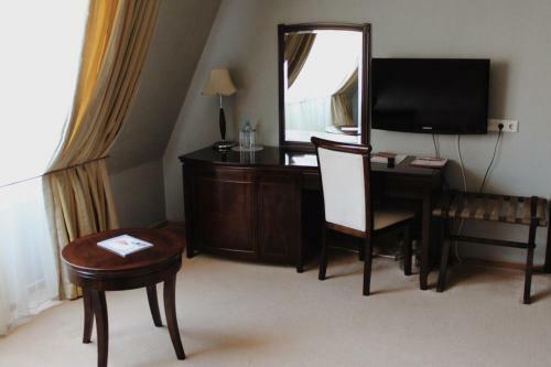 Greenway Park Hotel