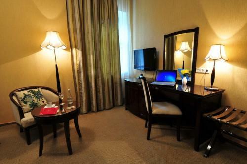 Greenway Park Hotel