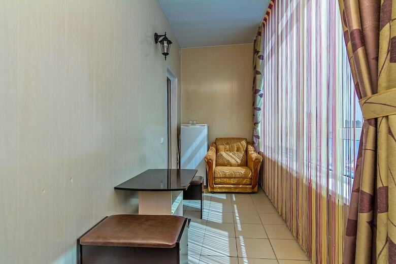 Hostal Kavkaz Hotel