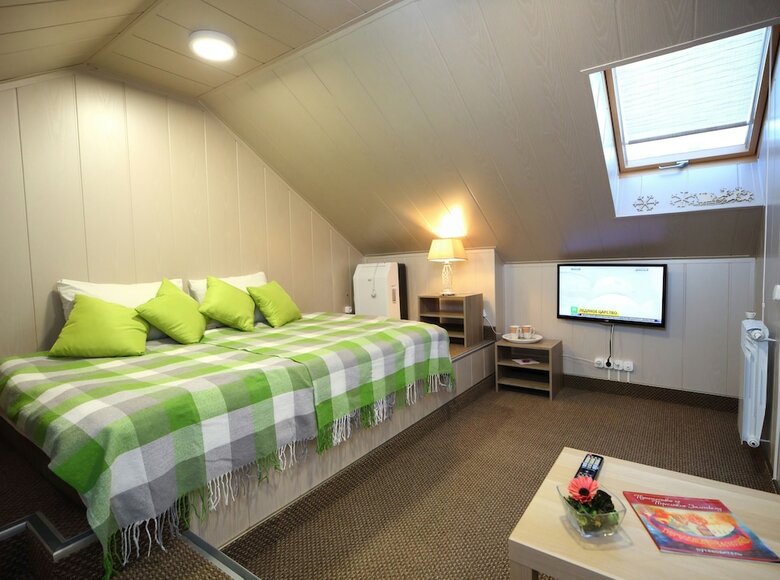 Hostal Nikolin Park Guest House