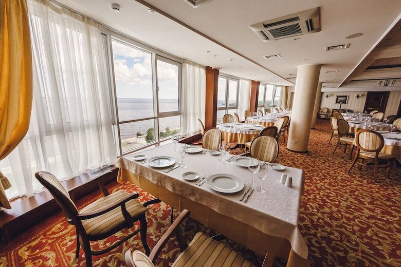 Cosmos Petrozavodsk Hotel
