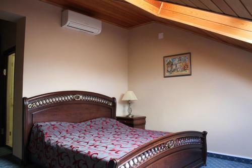 Hotel 903