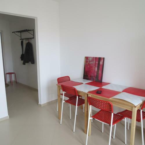 Apartment On Kommunalnaya 70